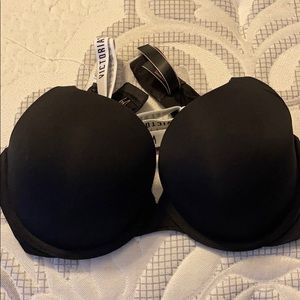 Victoria’s Secret T-shirt push up Bra